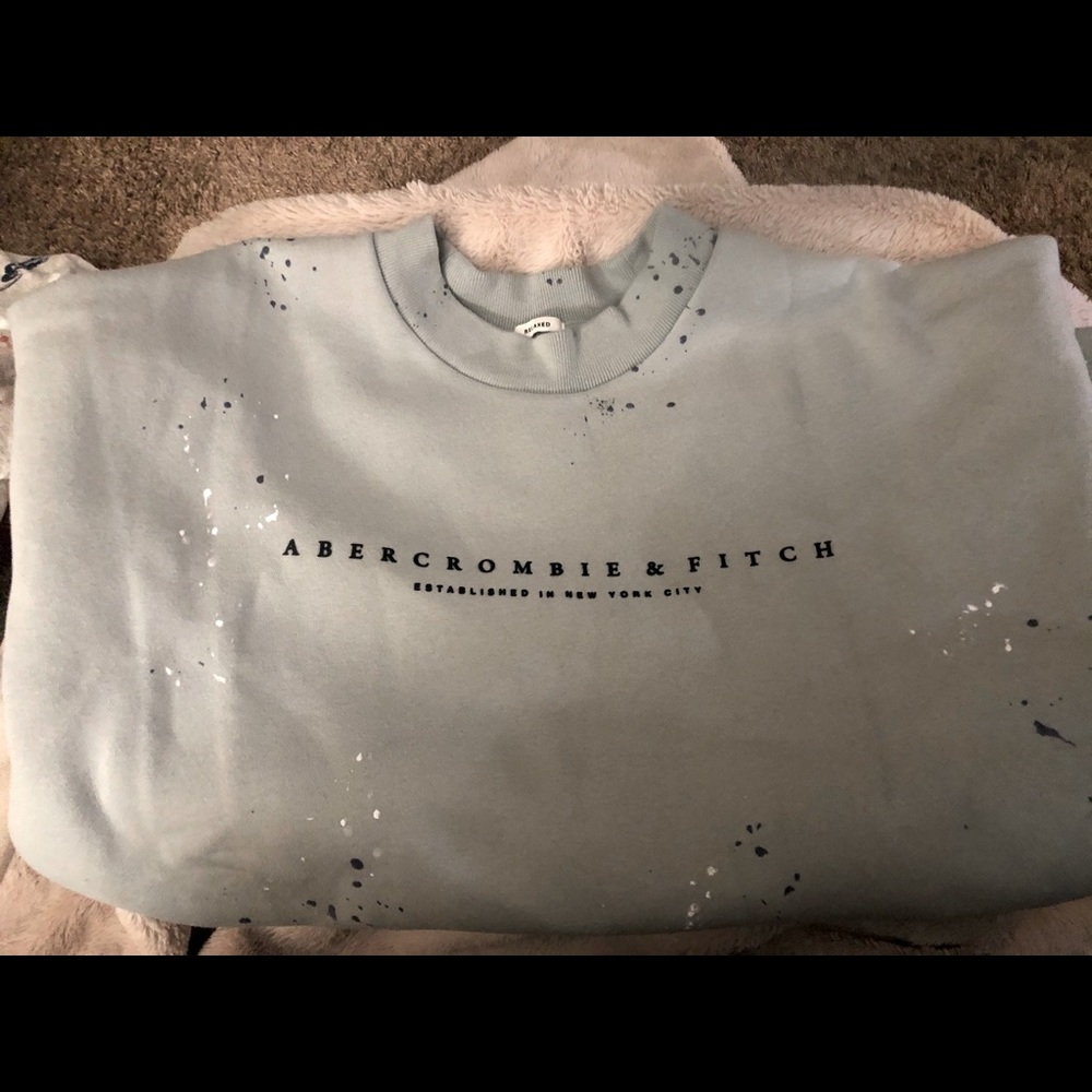 crew neck sweatshirt